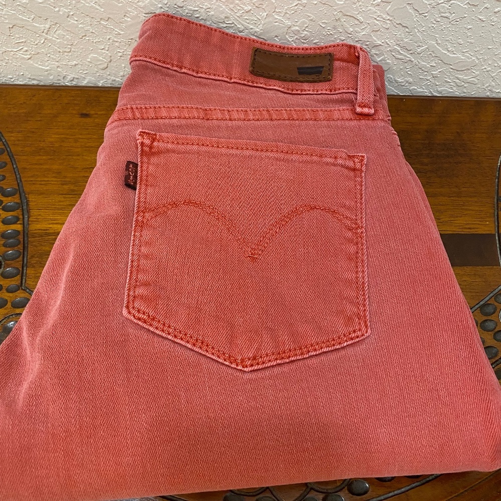 Levi's Unique Red Jeans, Size 27 curve‎